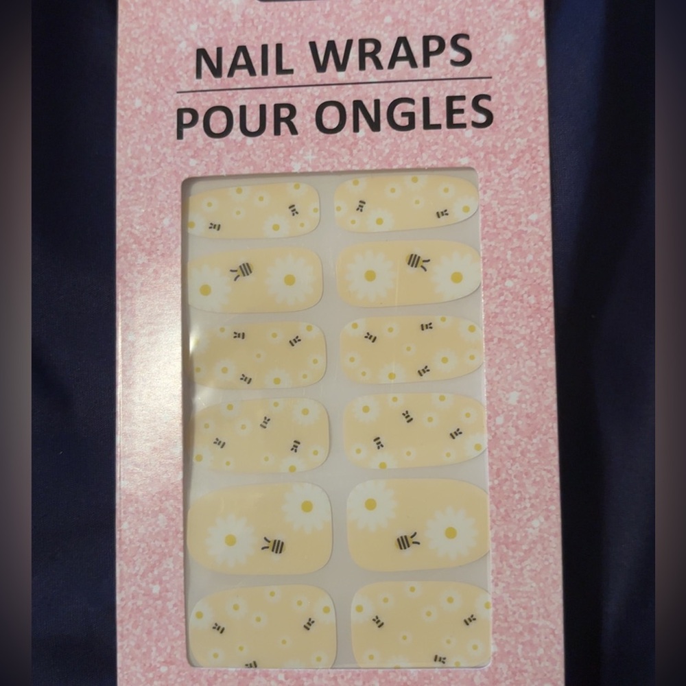 Perfect Spring Nail Wraps! Yellow Daisy & Bee Nail Wraps